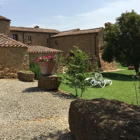 Fonte All'oppio Con Area Piscina Recintata * ピエンツァ