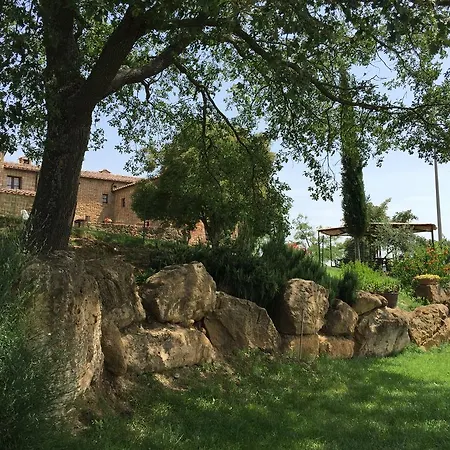 Fonte All'oppio Con Area Piscina Recintata * ピエンツァ