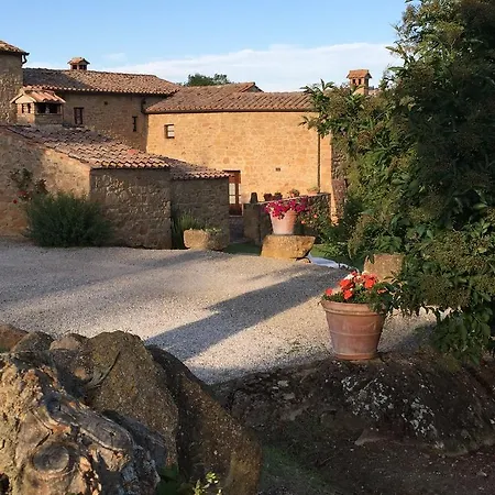 Fonte All'oppio Con Area Piscina Recintata Pienza