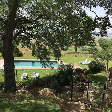 Fonte All'oppio Con Area Piscina Recintata ピエンツァ