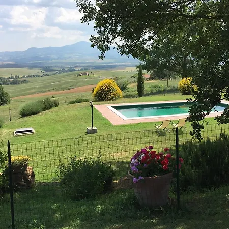 Fonte All'oppio Con Area Piscina Recintata