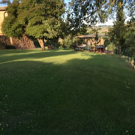 Fonte All'oppio Con Area Piscina Recintata Villa