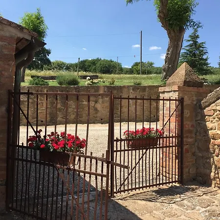 Fonte All'oppio Con Area Piscina Recintata *
