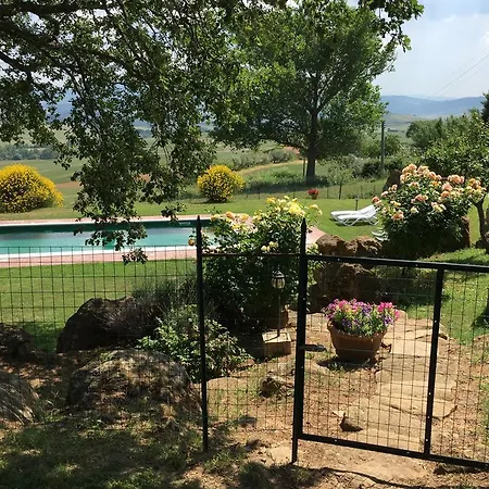 Fonte All'oppio Con Area Piscina Recintata Pienza