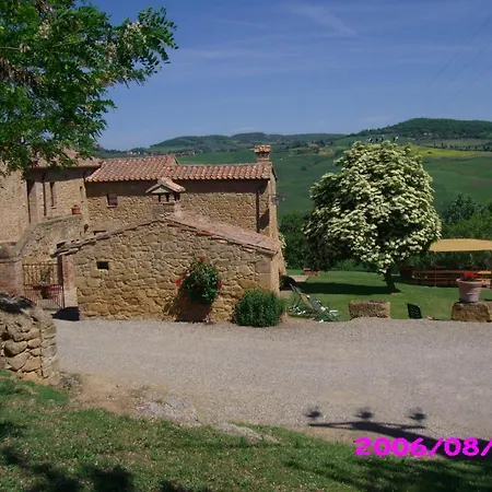 Fonte All'oppio Con Area Piscina Recintata Villa