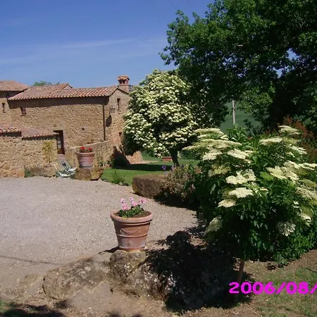 Fonte All'oppio Con Area Piscina Recintata *