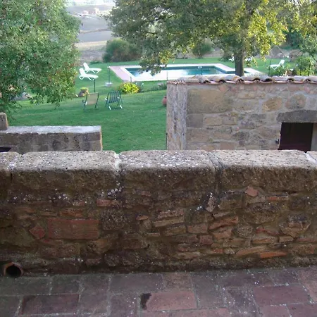 Fonte All'oppio Con Area Piscina Recintata *