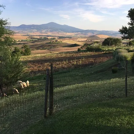Fonte All'oppio Con Area Piscina Recintata Villa Pienza